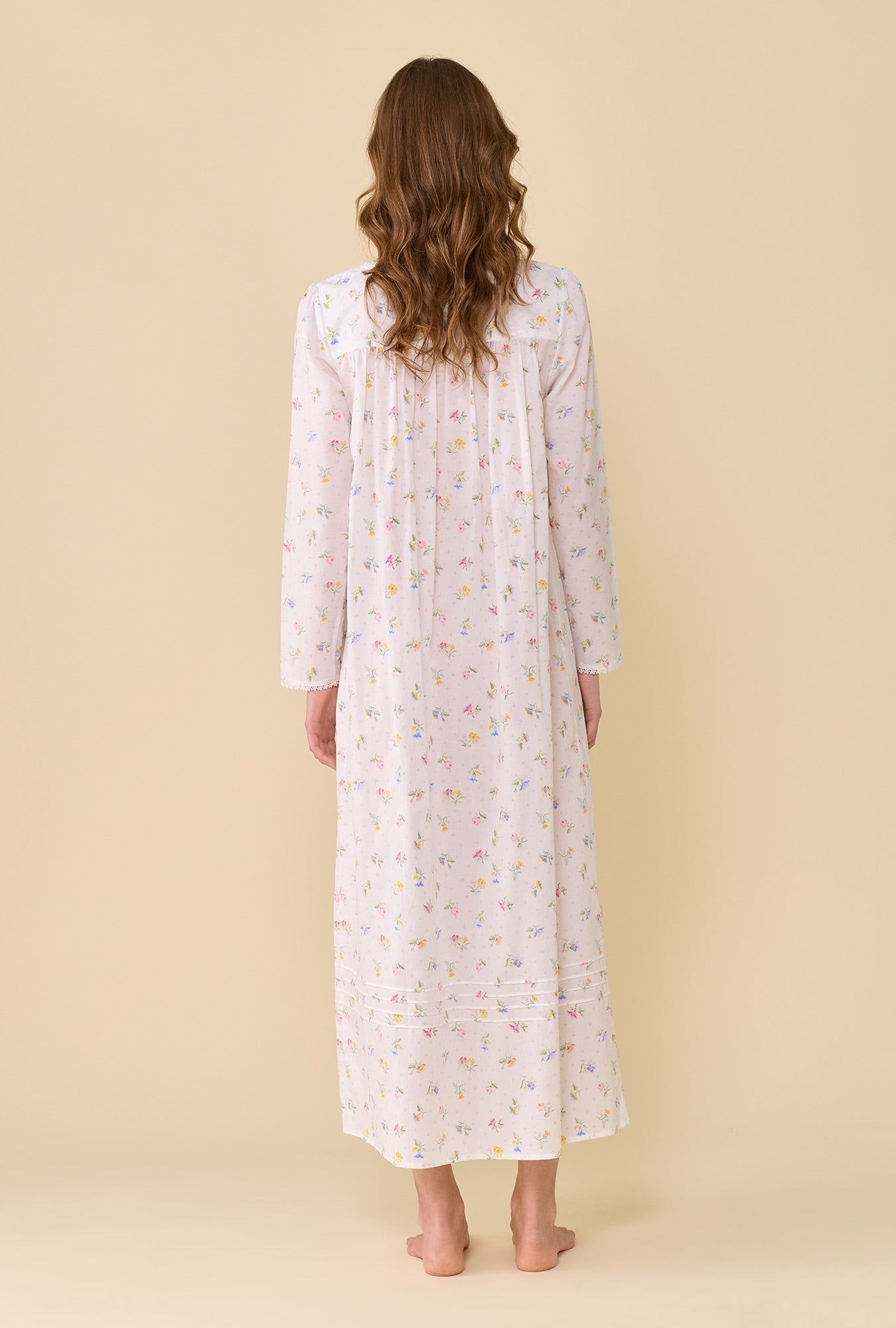 Eileen West Poetic Long Sleeve Robe