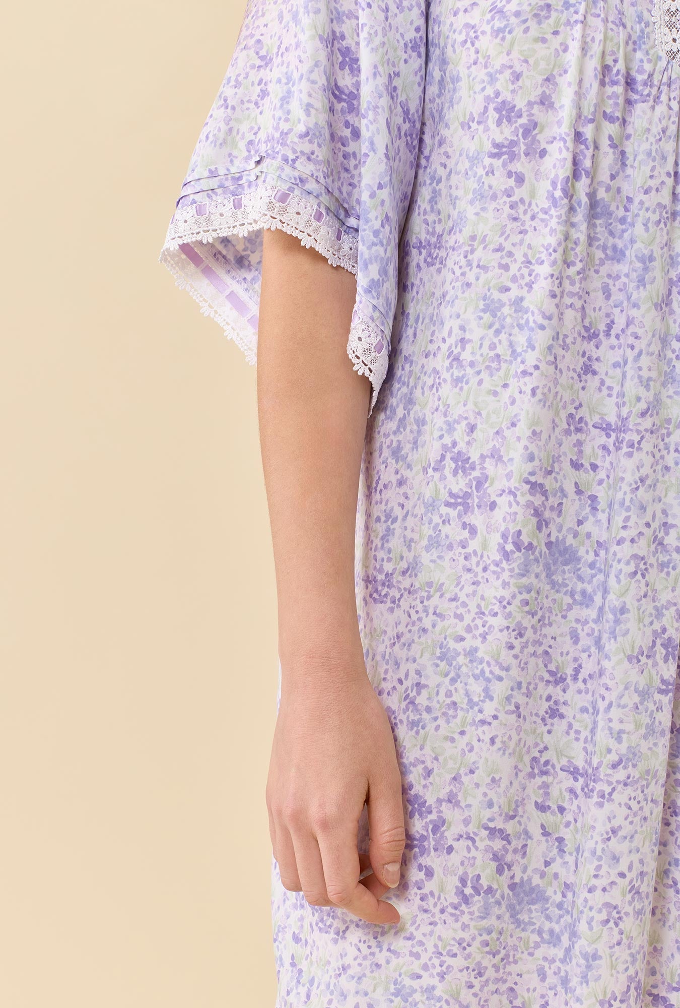 Eileen West Lavender Whisper Caftan