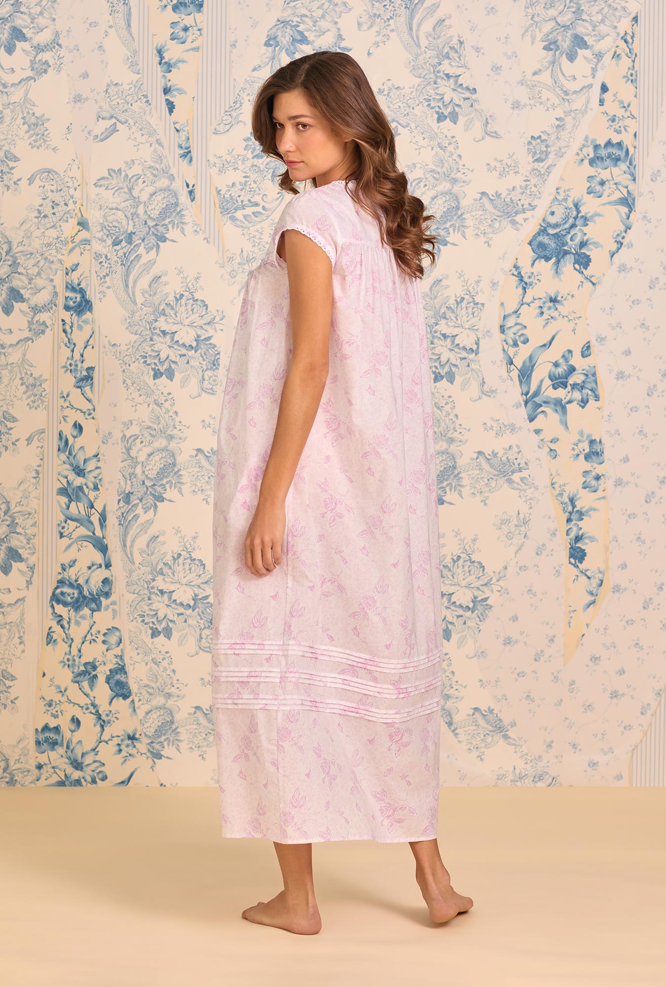 Eileen West Blush Rose Cotton Lawn Button Front Robe