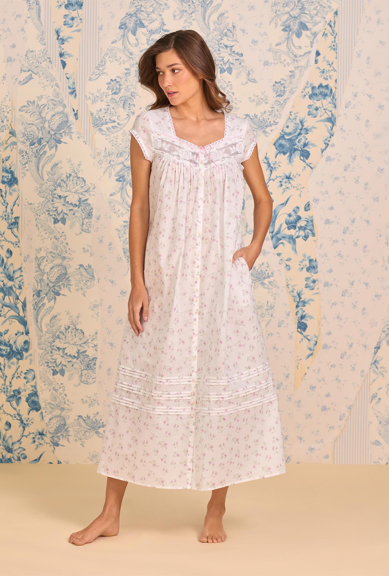 Eileen West Petite Rose Cotton Lawn Button Front Robe