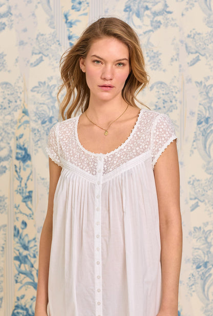 Eileen West Lace Daydream Cap Sleeve Button Front Robe