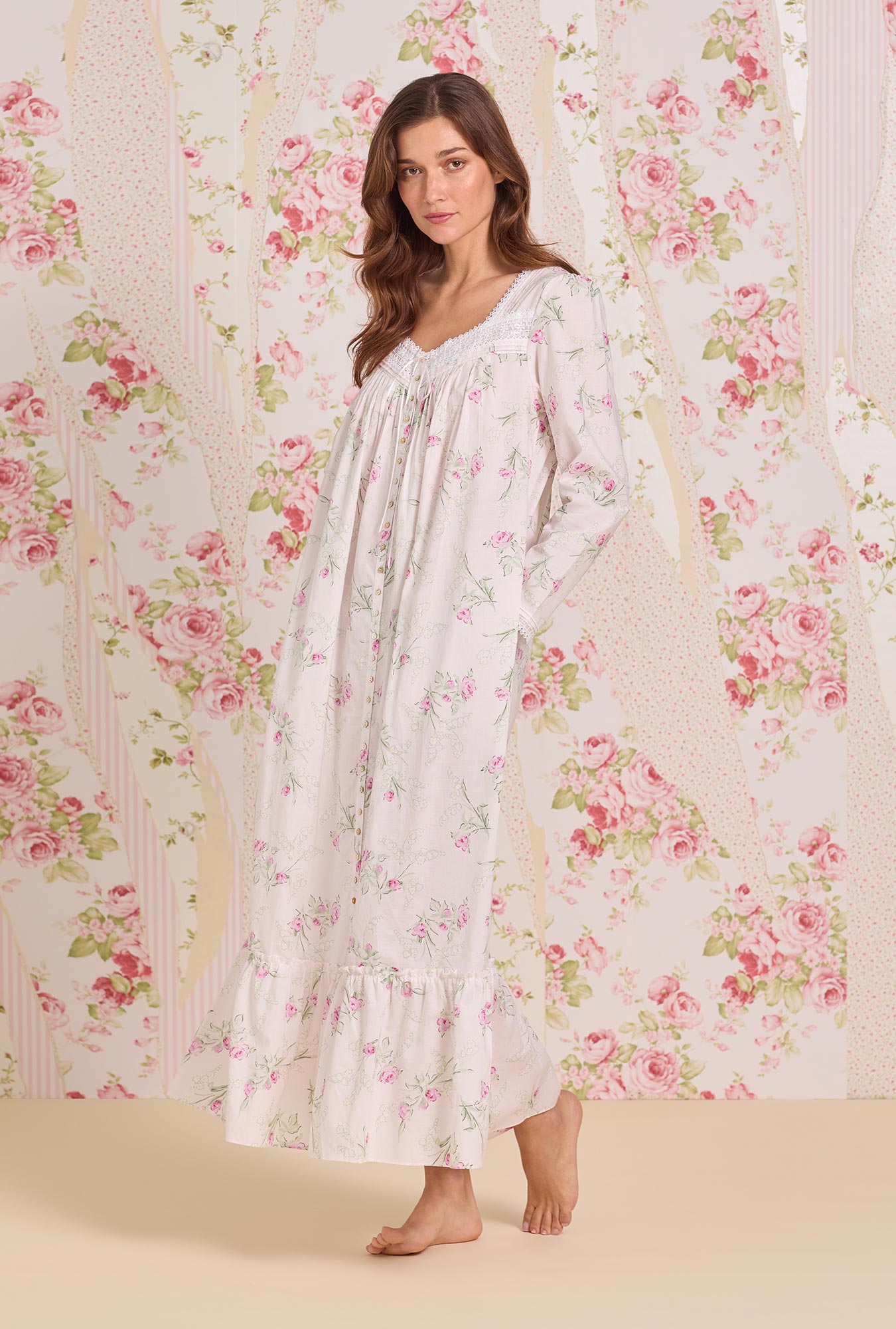 Eileen West Vintage Bouquet Cotton Lawn Button Front Robe