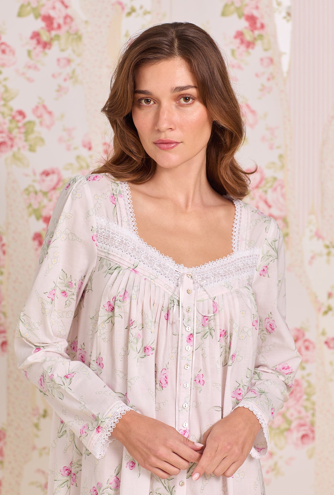 Eileen West Vintage Bouquet Cotton Lawn Button Front Robe