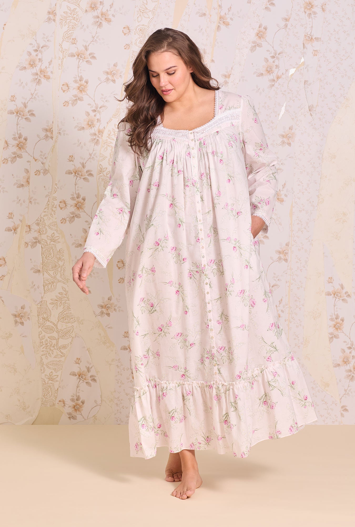Eileen West Vintage Bouquet Cotton Lawn Button Front Robe