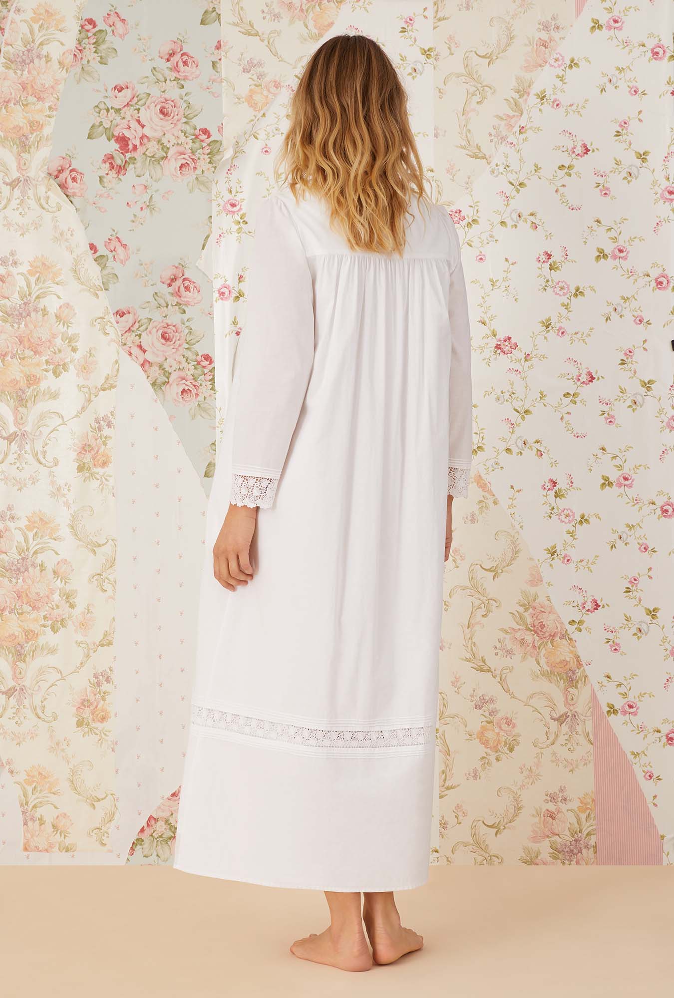 Eileen West Portofino Ballet Button Front Robe