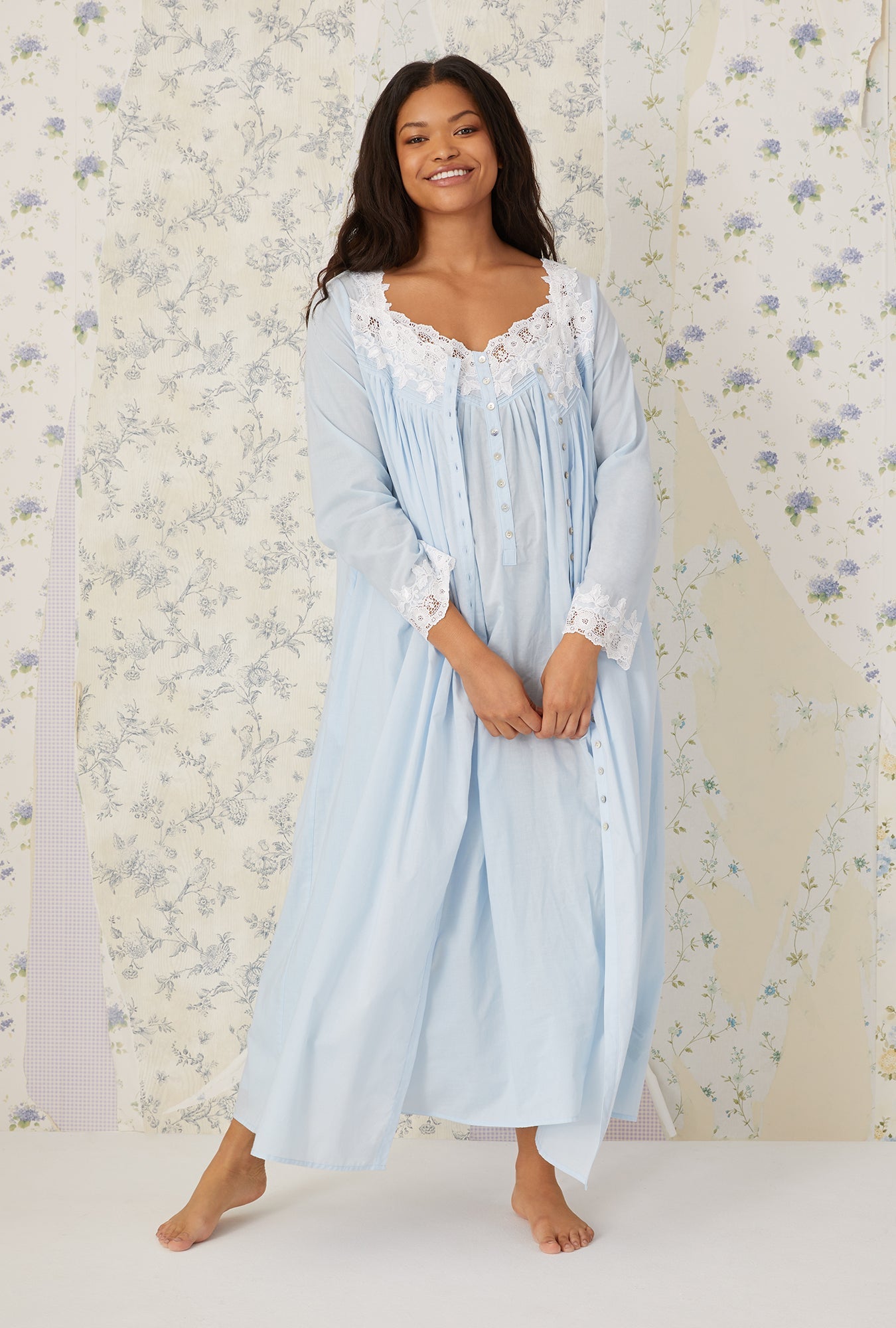 Eileen West Florentine Lace Ballet Robe