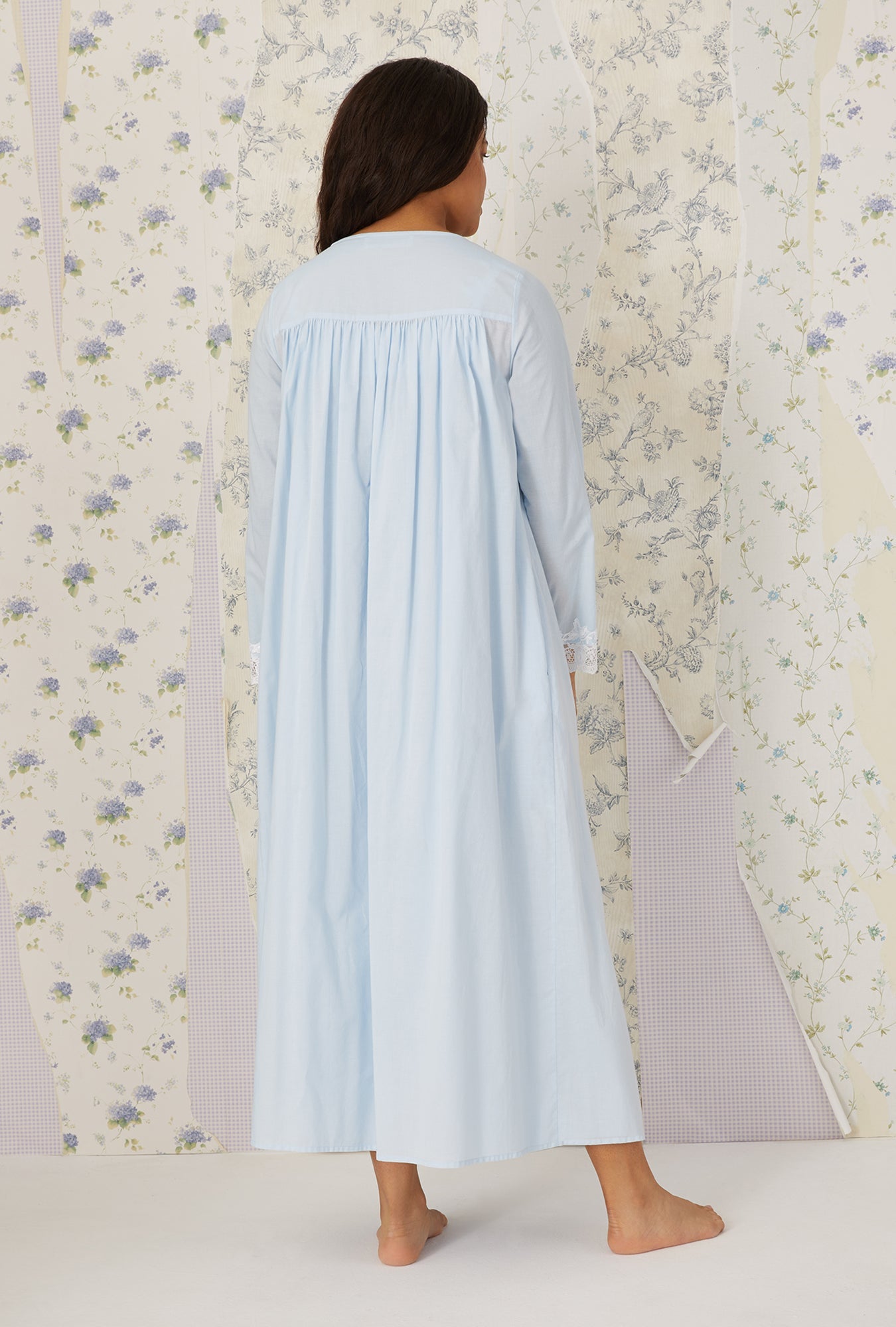 Eileen West Florentine Lace Ballet Robe