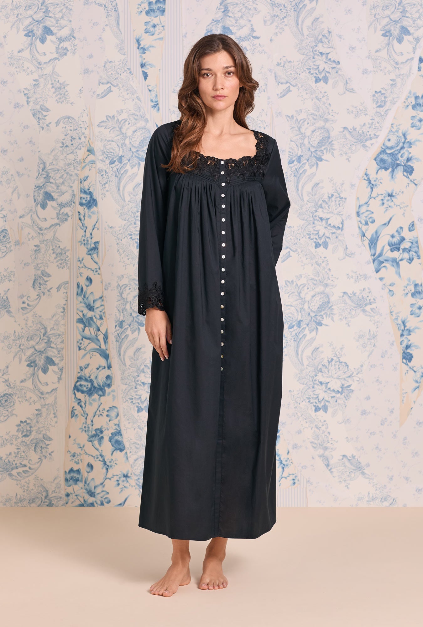 Eileen West Florentine Lace Ballet Robe