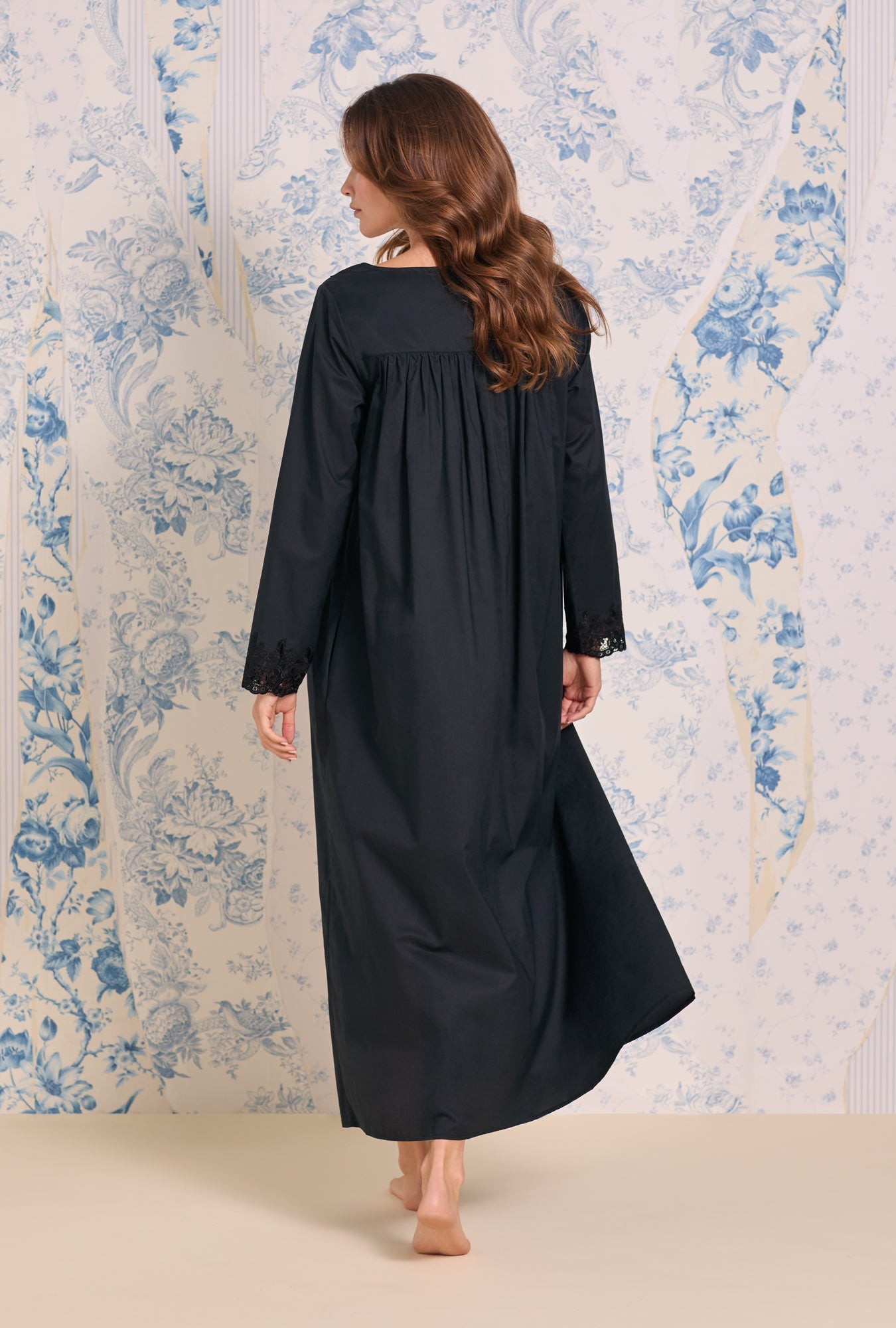 Eileen West Florentine Lace Ballet Robe