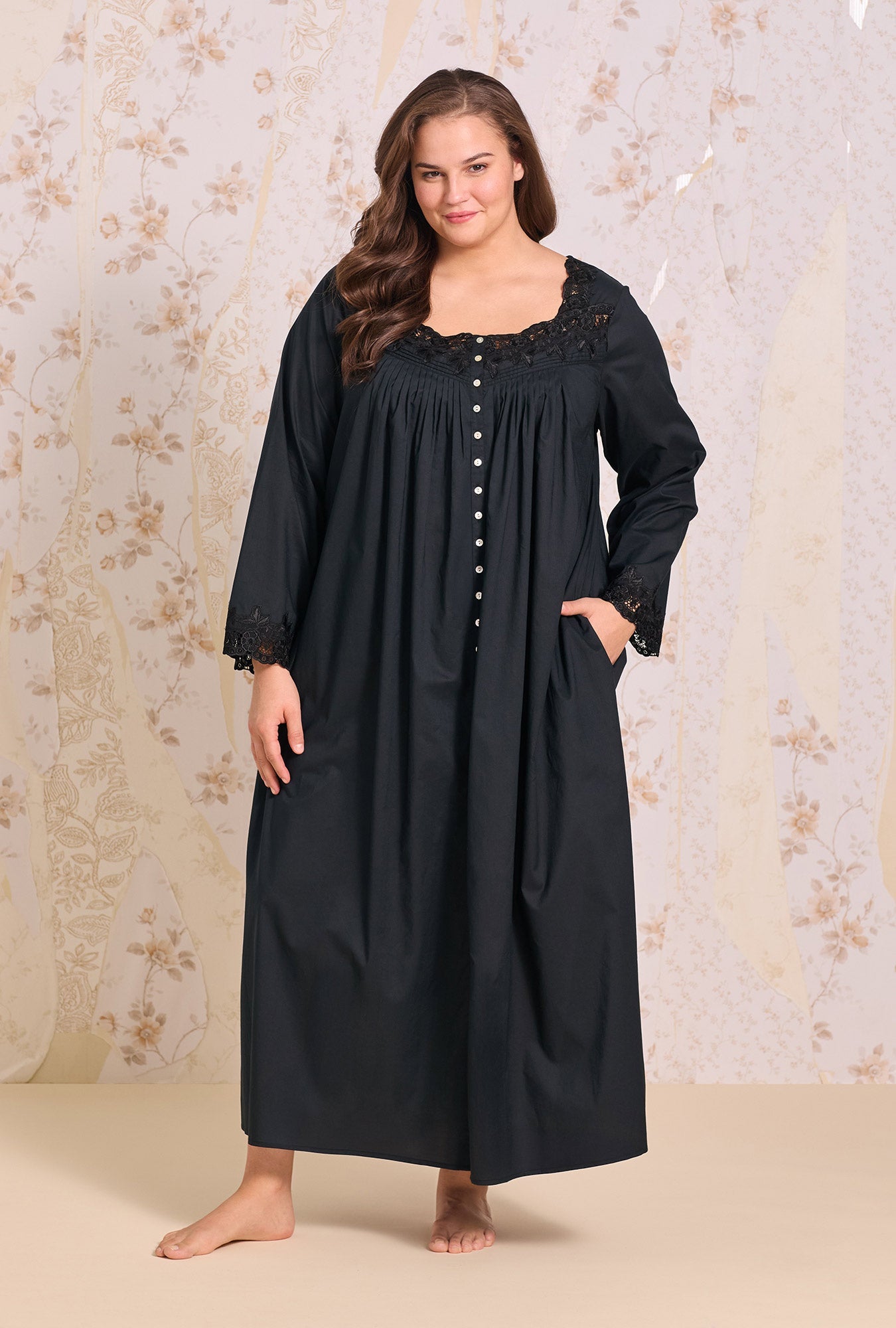 Eileen West Florentine Lace Ballet Robe