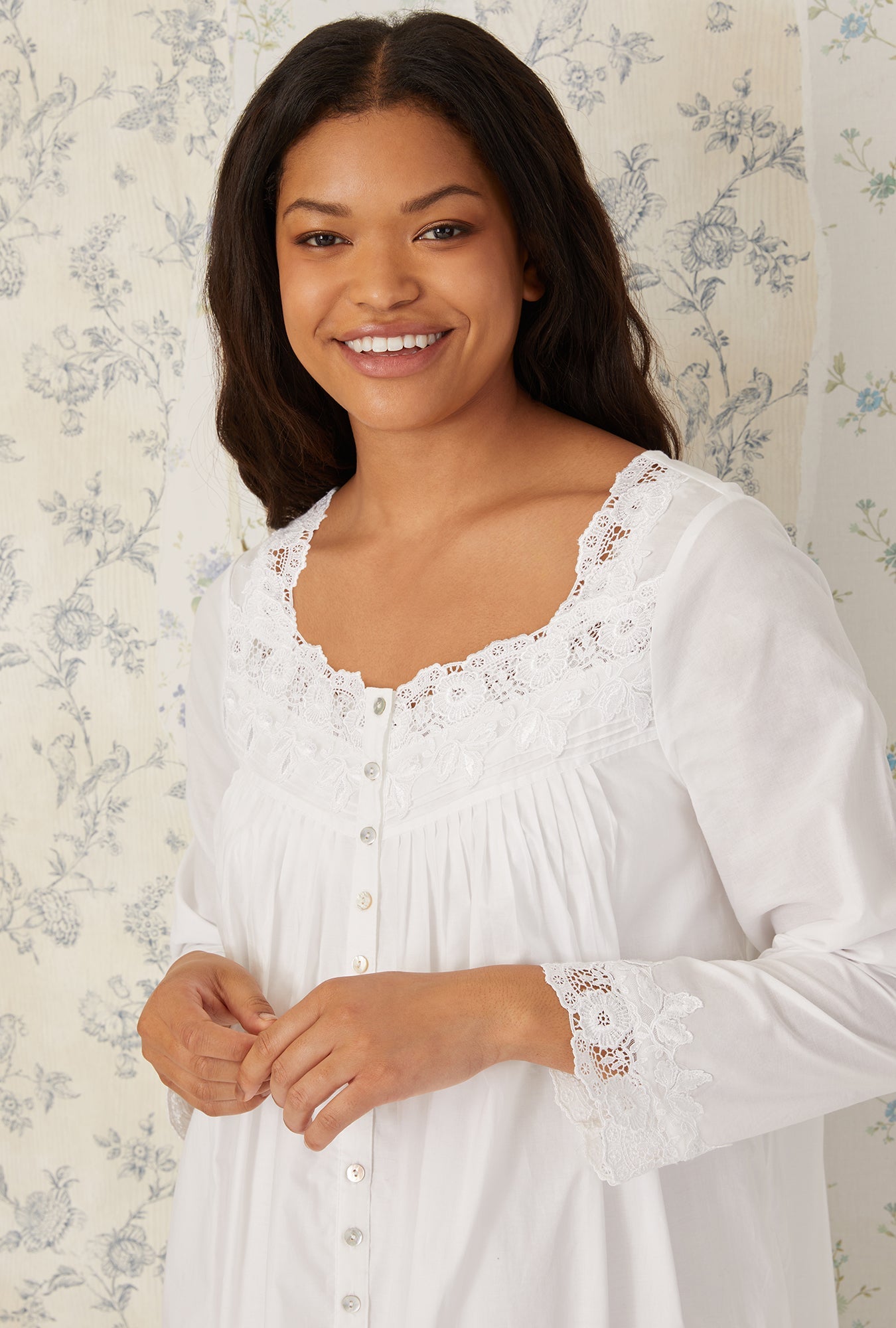 Eileen West Florentine Lace Ballet Robe
