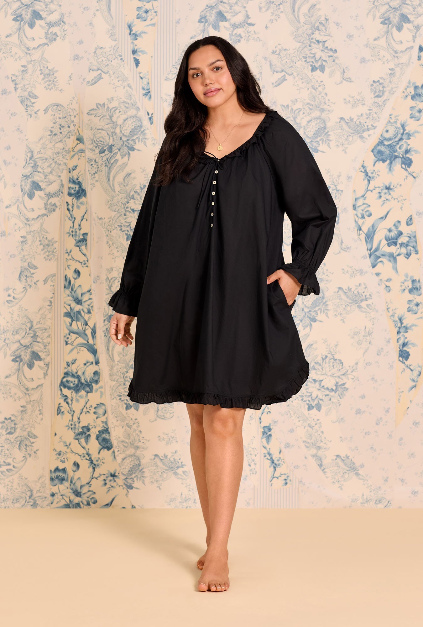 Eileen West Iconic Black Cotton Lawn Poet Shirt