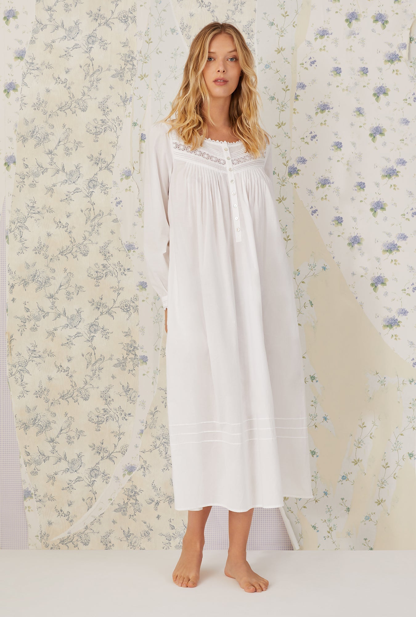 Eileen West Heirloom Dream Long Sleeve Gown