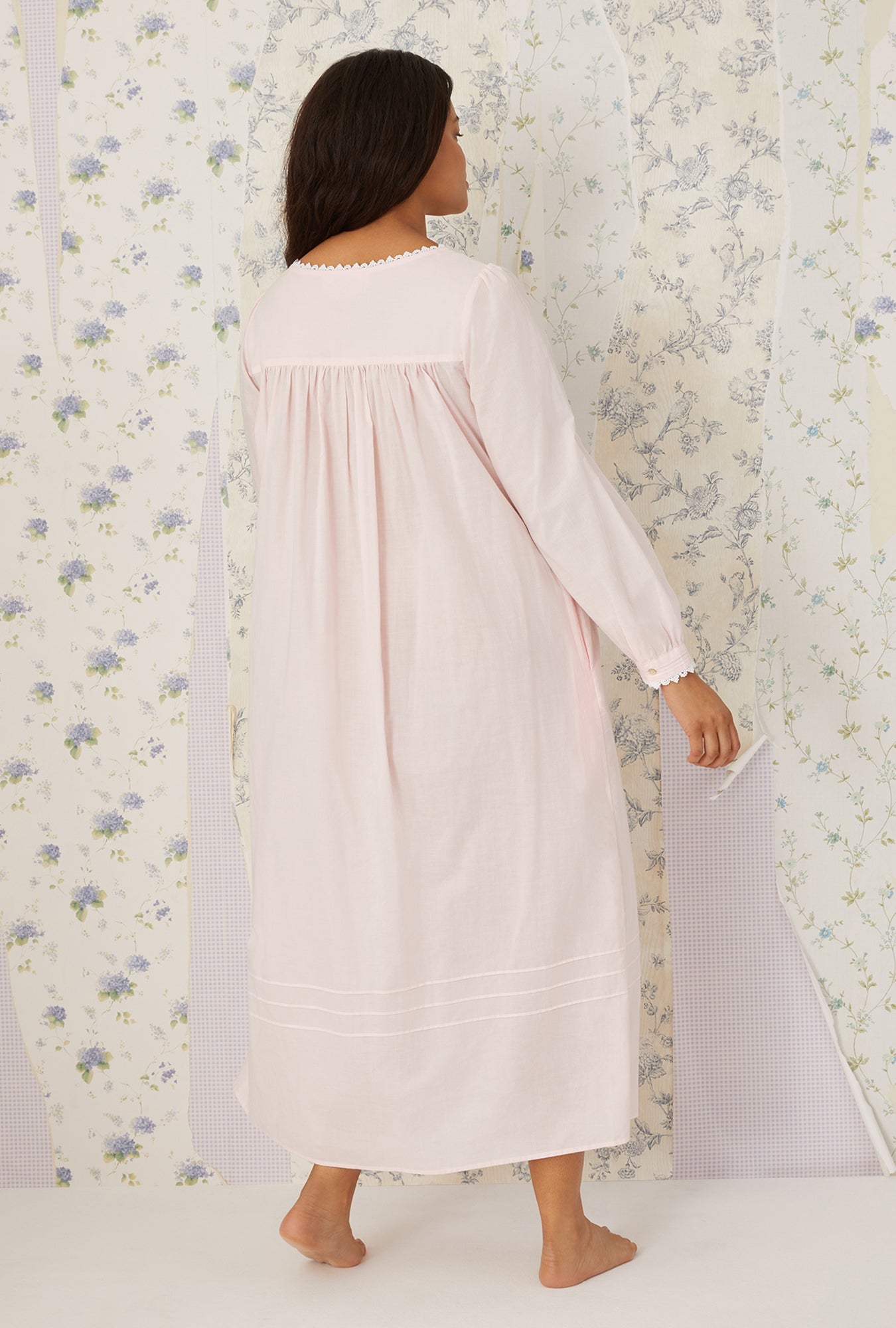 Eileen West Heirloom Dream Long Sleeve Gown