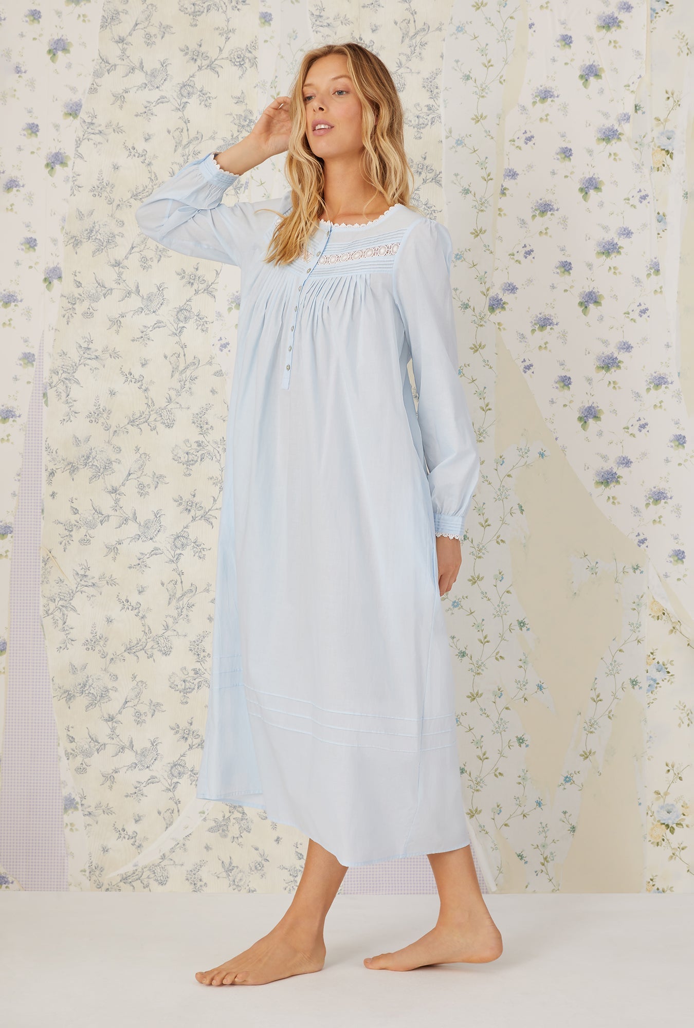 Eileen West Heirloom Dream Long Sleeve Gown