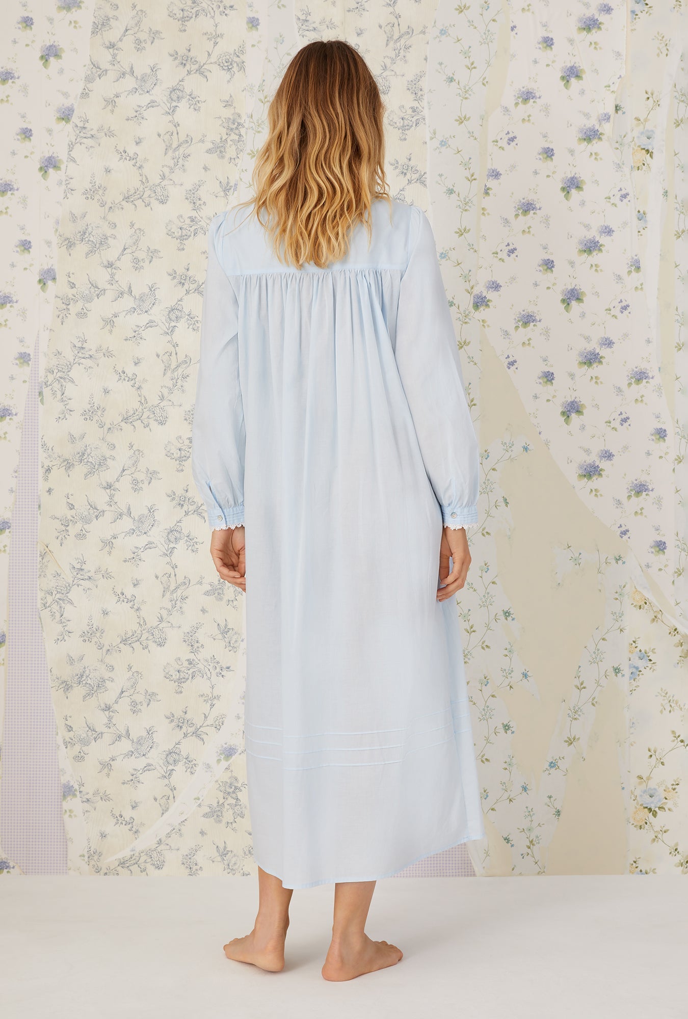 Eileen West Heirloom Dream Long Sleeve Gown