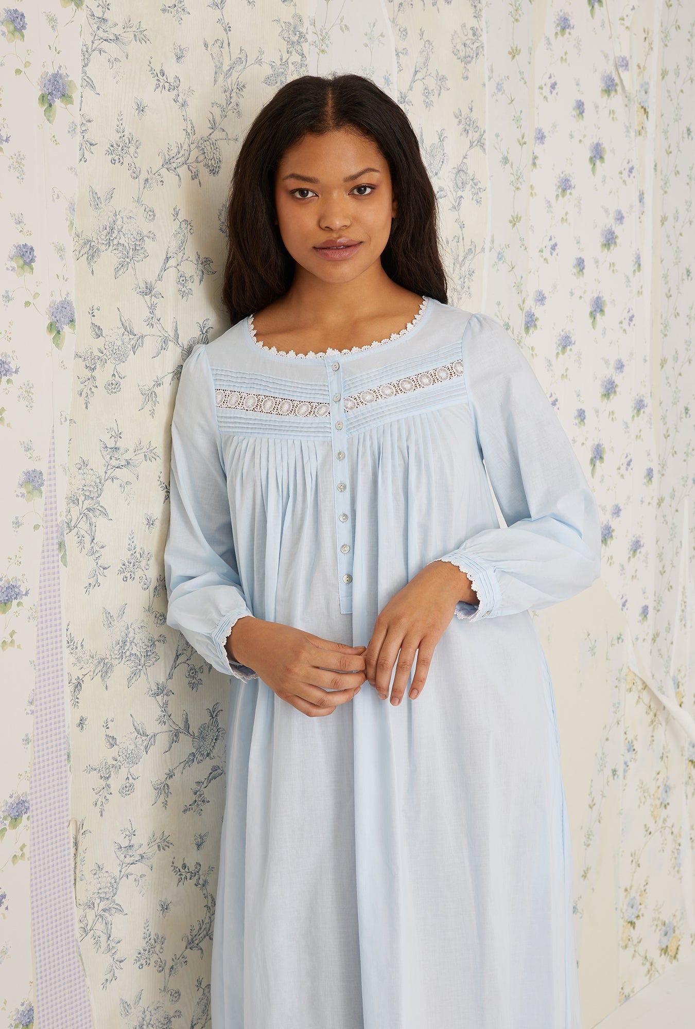 Eileen West Heirloom Dream Long Sleeve Gown