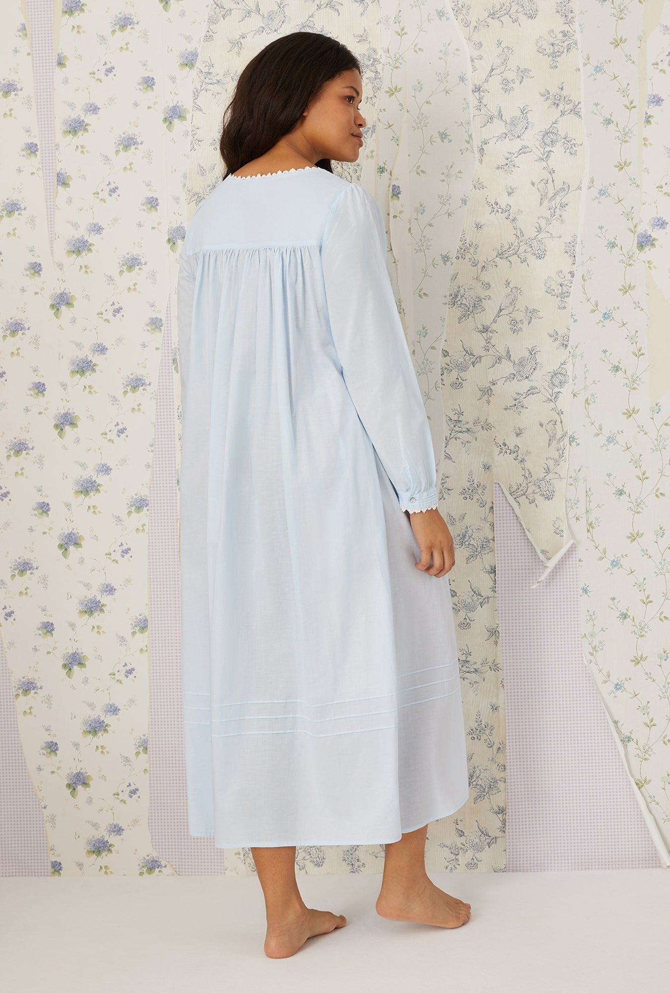 Eileen West Heirloom Dream Long Sleeve Gown