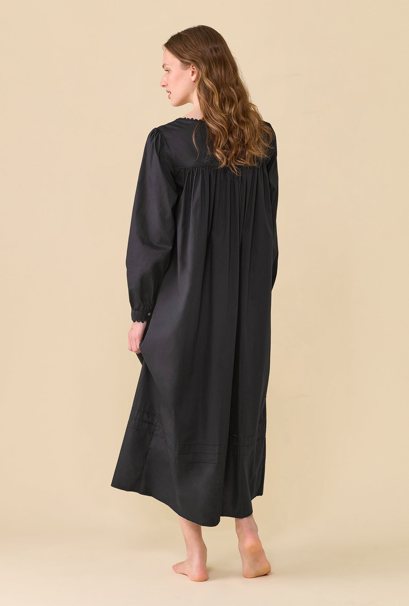 Eileen West Heirloom Dream Long Sleeve Gown