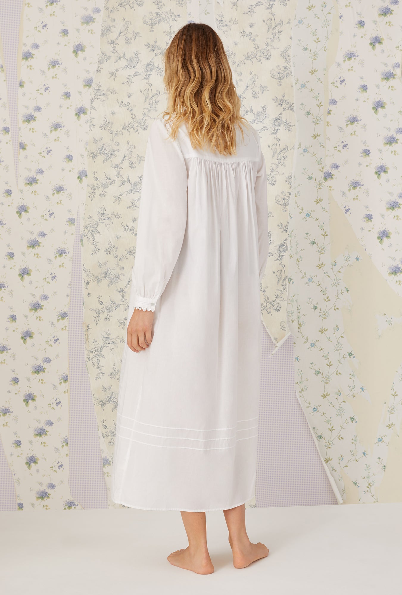 Eileen West Heirloom Dream Long Sleeve Gown