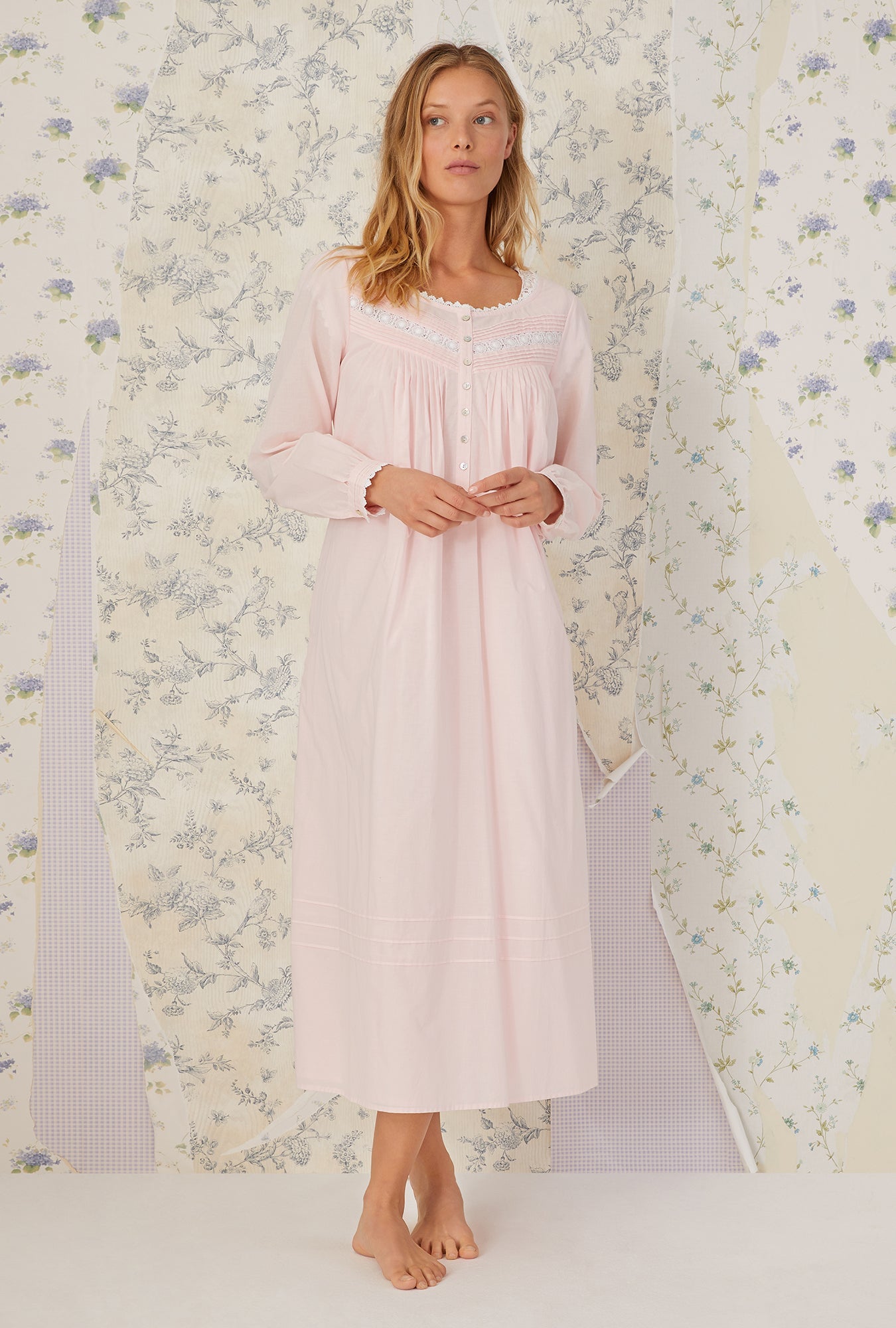 Eileen West Heirloom Dream Long Sleeve Gown