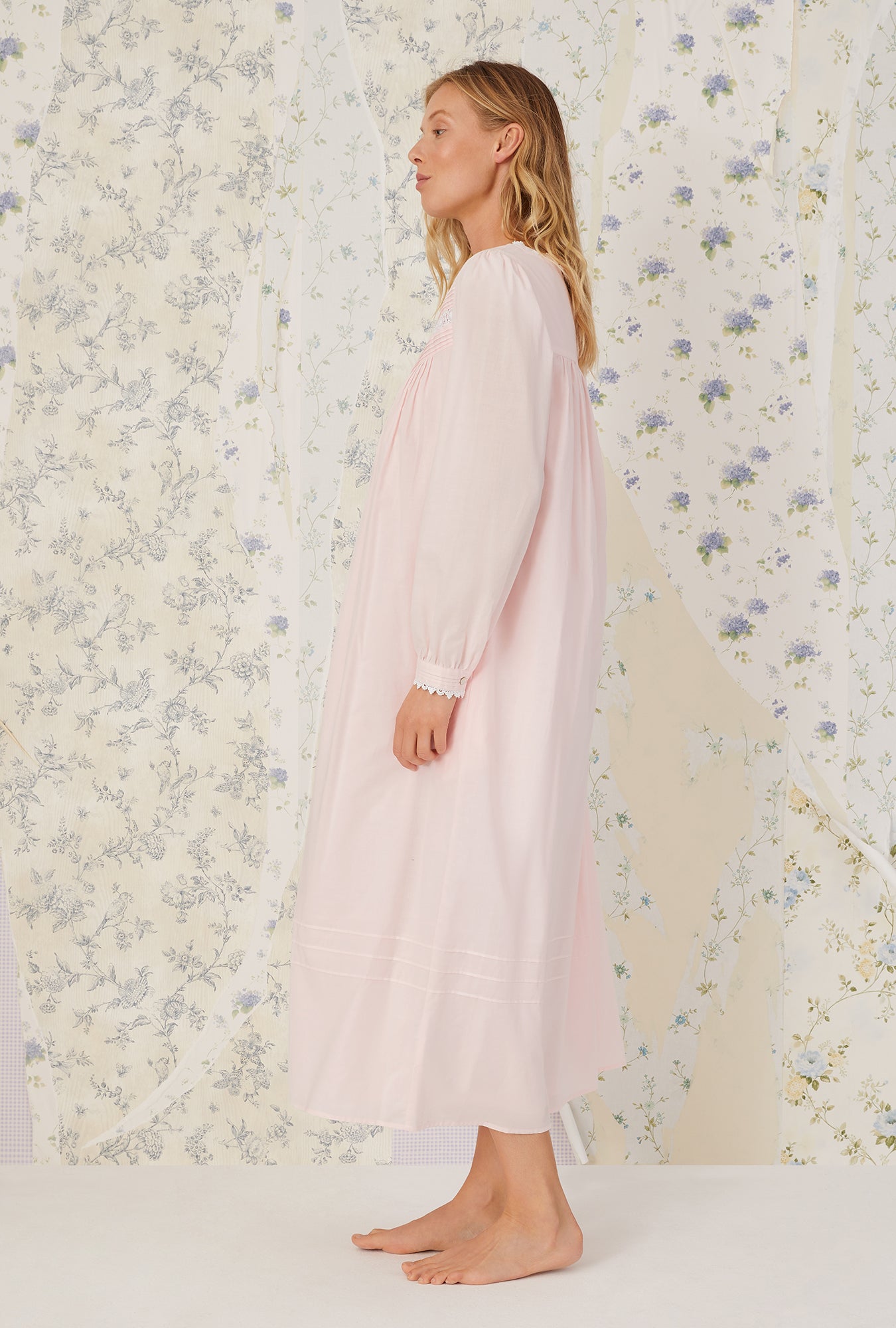 Eileen West Heirloom Dream Long Sleeve Gown