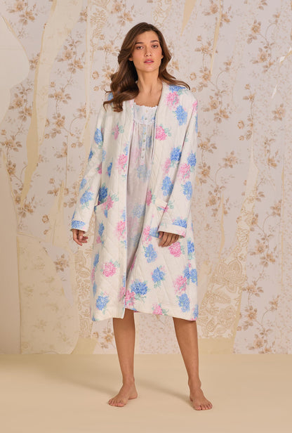 Eileen West Hydrangea Blossom Dream Diamond Quilt Waltz Zip Robe
