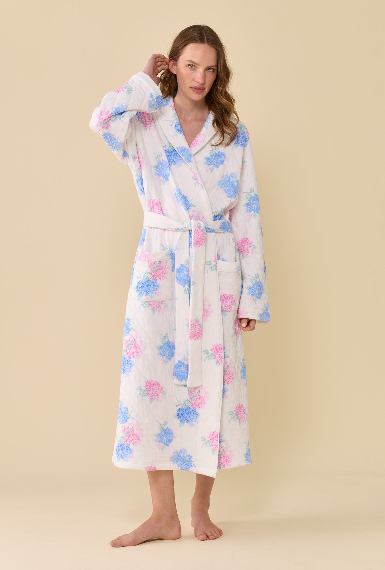 Eileen West Hydrangea Blossom Dream Diamond Quilt Wrap Robe