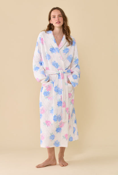Eileen West Hydrangea Blossom Dream Diamond Quilt Wrap Robe