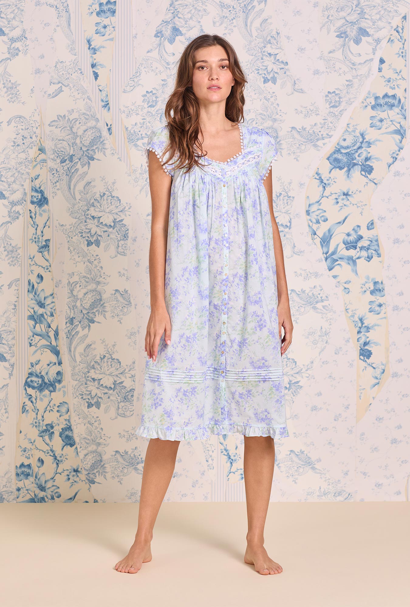 Eileen West Aqua Bloom Cotton Lawn Short Button Front Robe