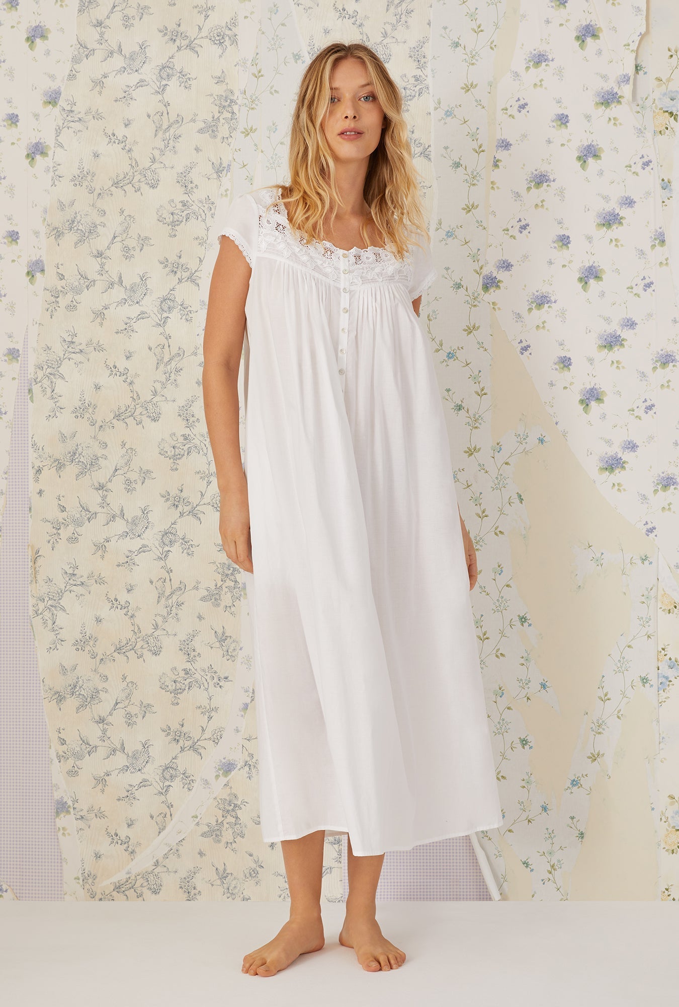 Eileen West Florentine Lace Cap Sleeve Gown