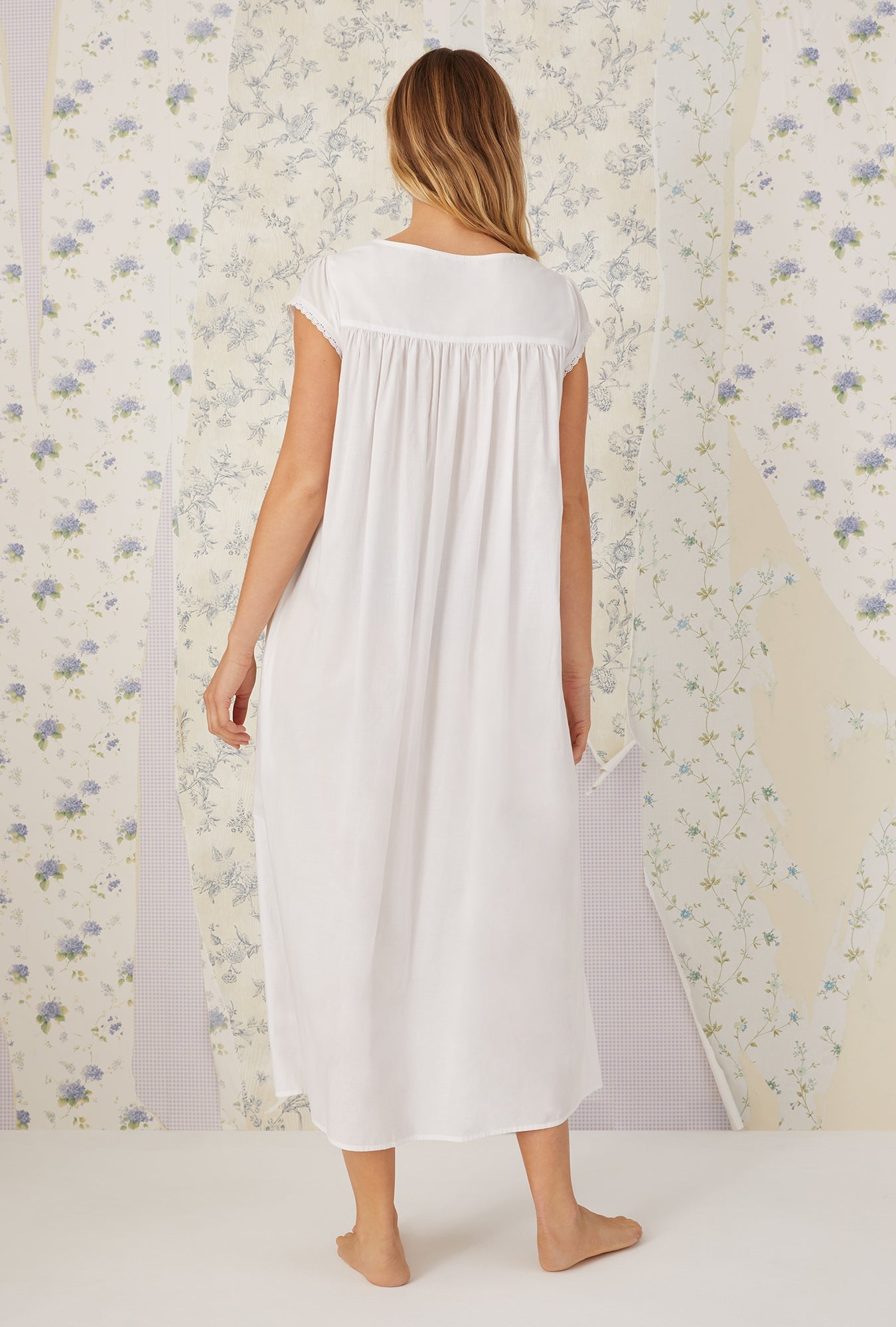 Eileen West Florentine Lace Cap Sleeve Gown