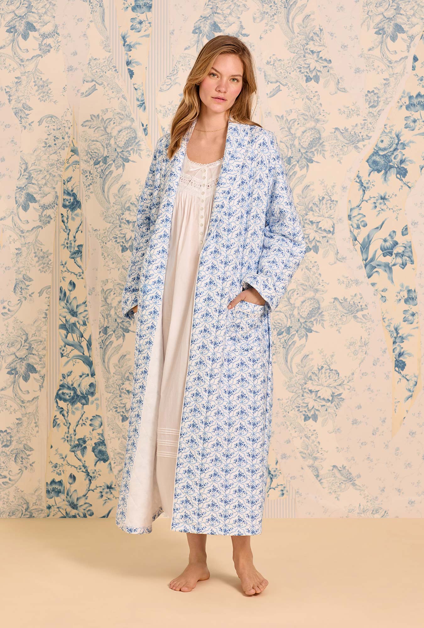 Eileen West Celestial Bow Cotton Diamond Quilt Wrap Robe