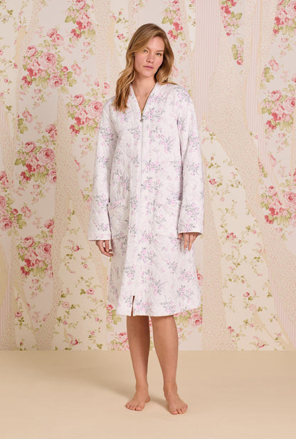 Eileen West Quiet Bloom Cotton Diamond Quilt Zip Robe