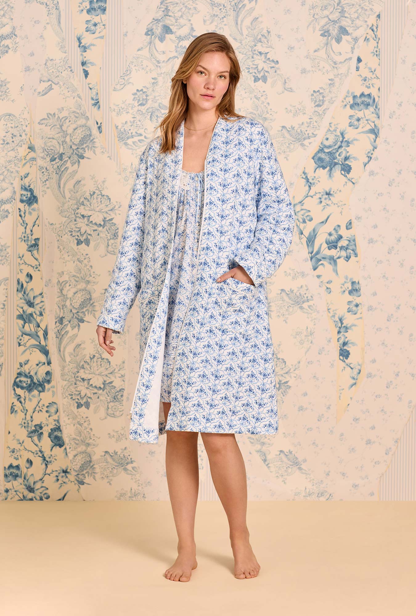 Eileen West Celestial Bow Cotton Diamond Quilt Zip Robe