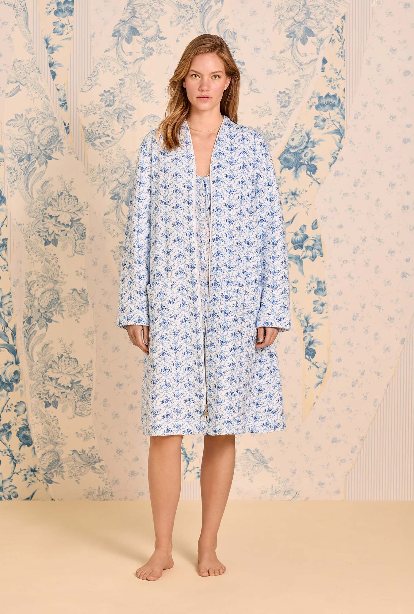 Eileen West Celestial Bow Cotton Diamond Quilt Zip Robe